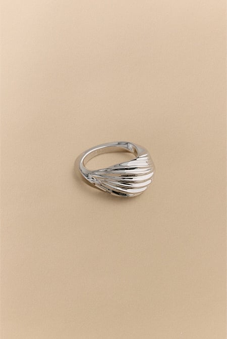 Era Twist Ring