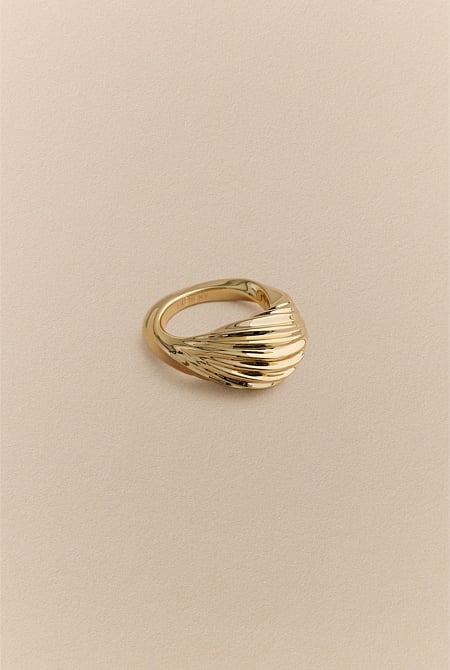 Era Twist Ring